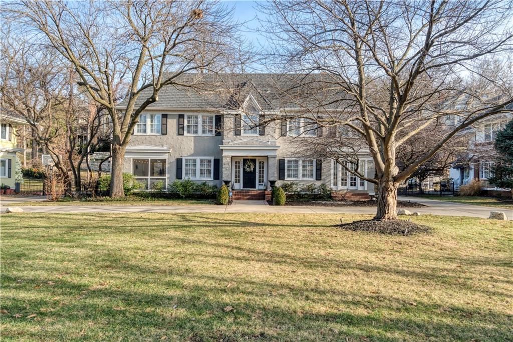 4983 Ward Parkway, Kansas City, MO 64112 Main Photo