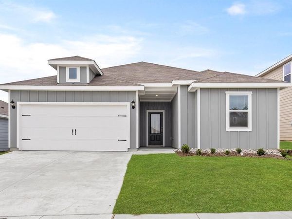 10109 Throttle Lane, Fort Worth, TX 76131