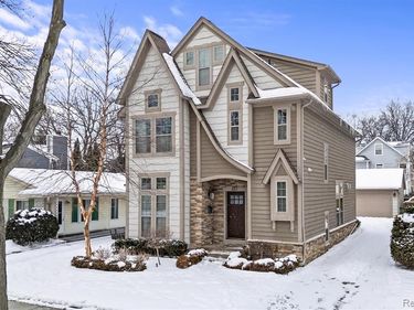 651 Davis Avenue, Birmingham, MI 48009