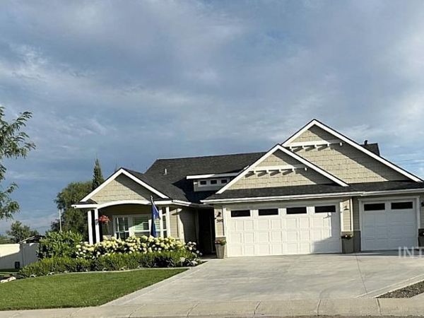 319 Sunderland St, Caldwell, ID 83605