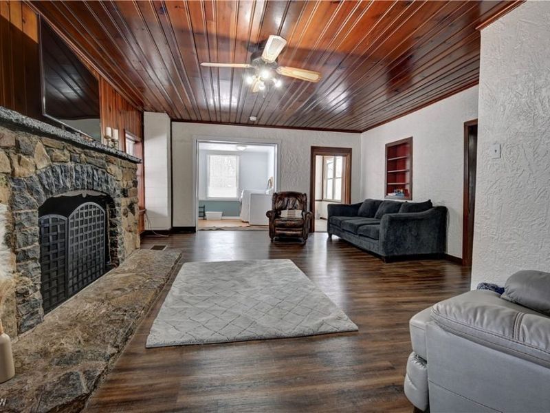 5796 St Rt 250, Beach City, OH 44608 Photo 9