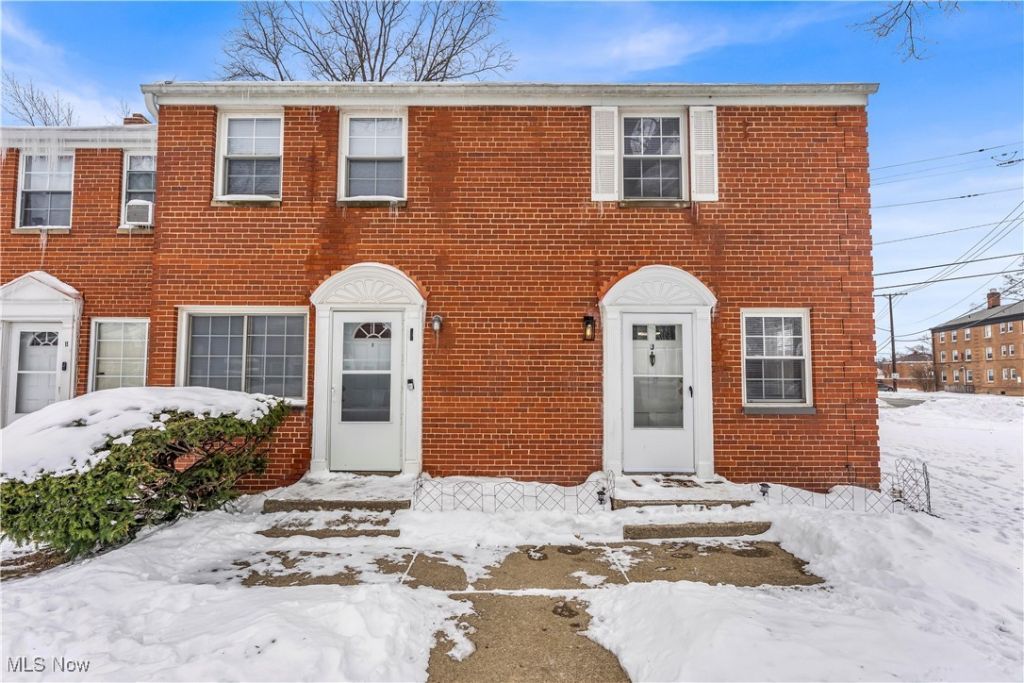 422 Clearview Drive, Unit J10, Euclid, OH 44123 Main Photo