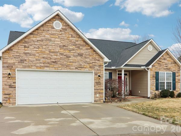 1 Breyerton Court, Asheville, NC 28804