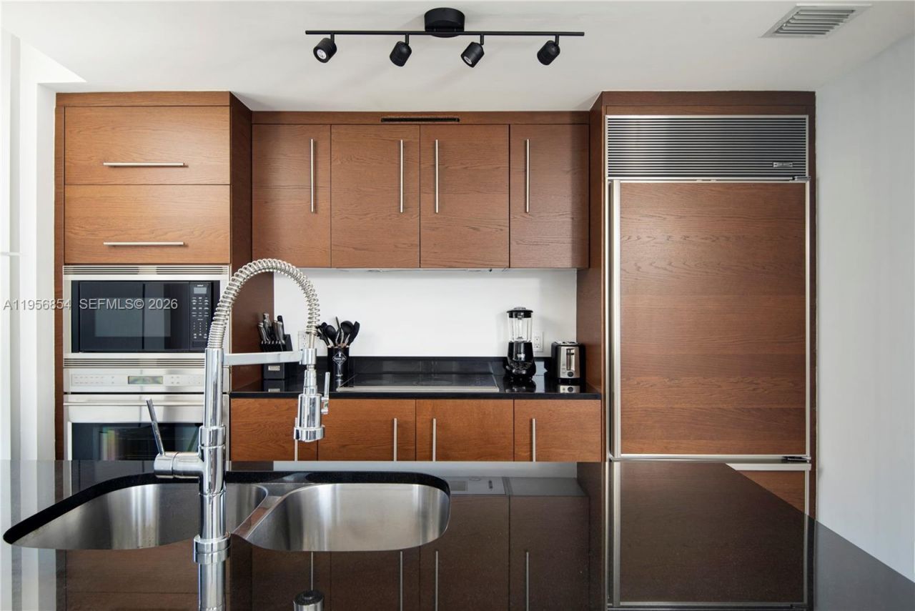 485 Brickell Ave, Unit 3208, Miami, FL 33131 Photo