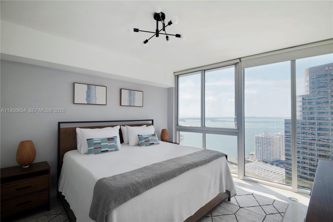 485 Brickell Ave, Unit 3208, Miami, FL 33131 Photo