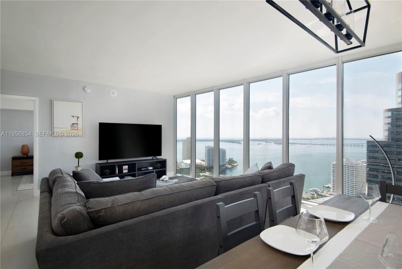 485 Brickell Ave, Unit 3208, Miami, FL 33131 Photo