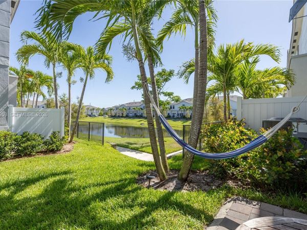 369 NW 8th Ct, Pompano Beach, FL 33060