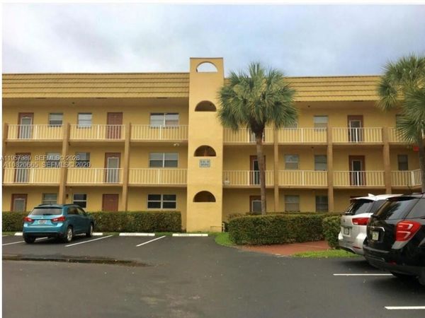 8590 Sunrise Lakes Blvd, Unit 206, Sunrise, FL 33322