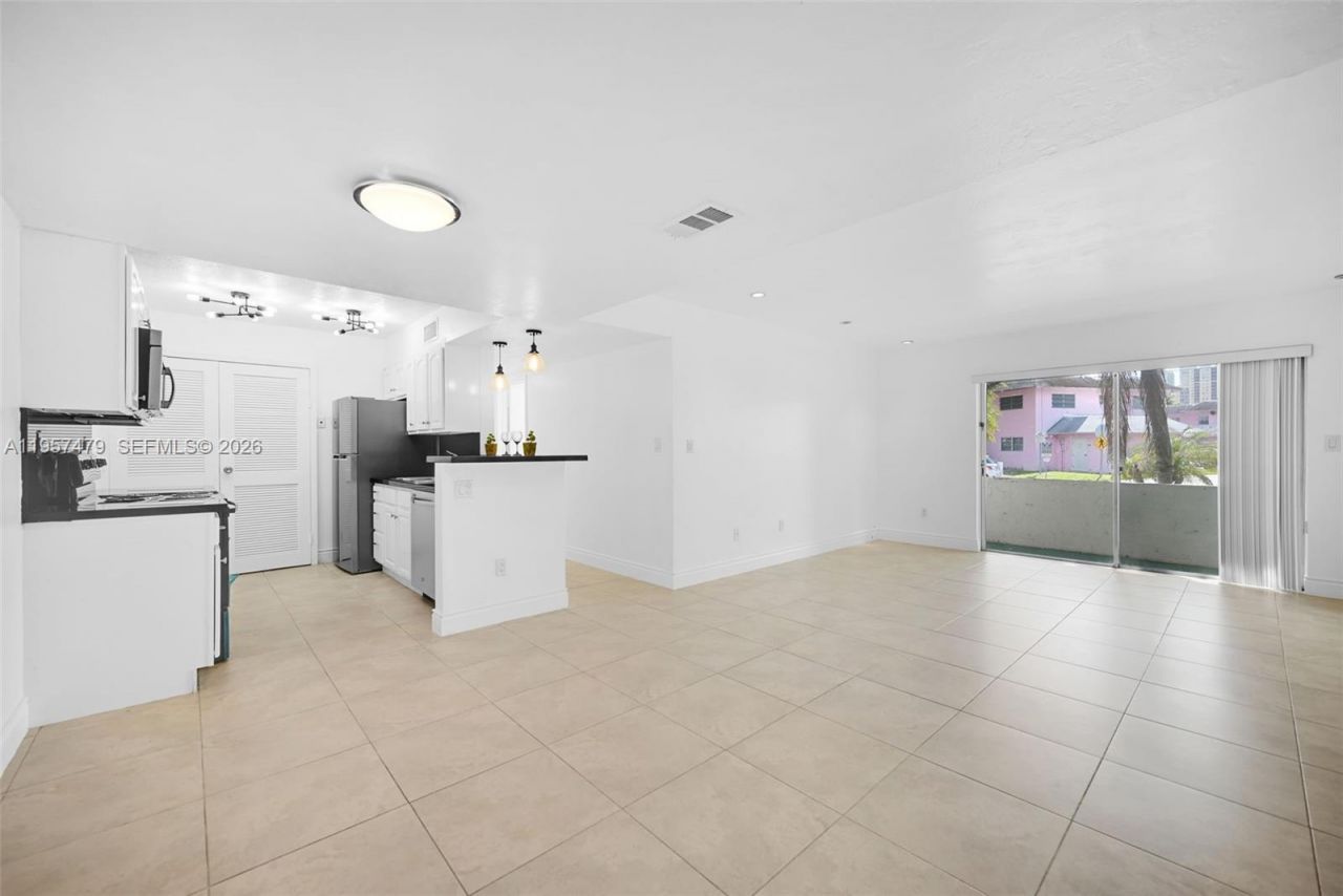 7483 SW 82nd St, Unit A101, Miami, FL 33143 Photo