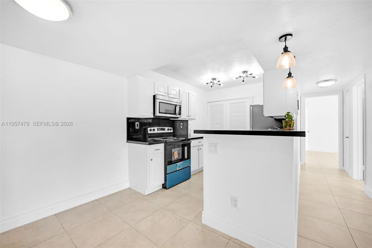 7483 SW 82nd St, Unit A101, Miami, FL 33143 Photo