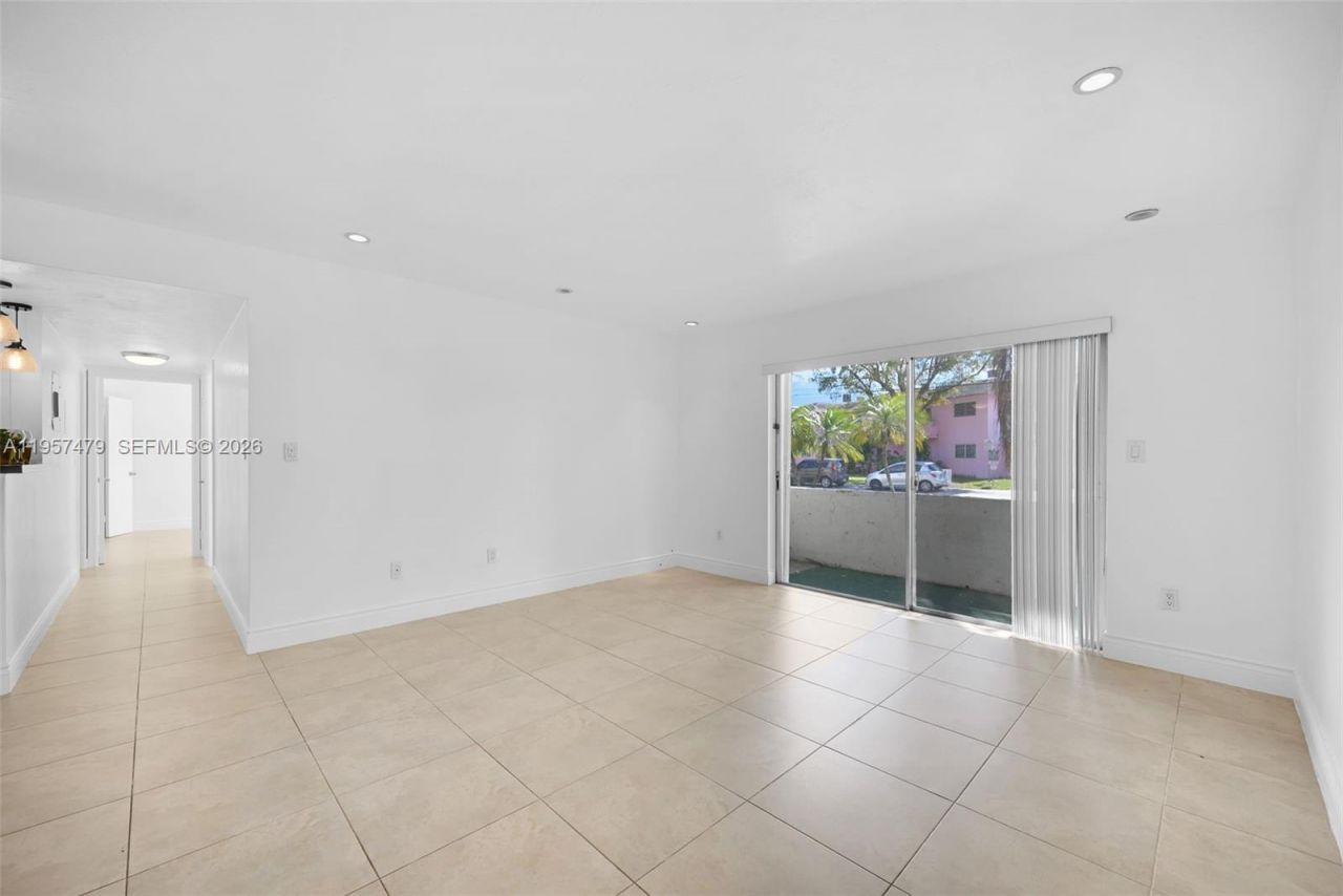 7483 SW 82nd St, Unit A101, Miami, FL 33143 Photo