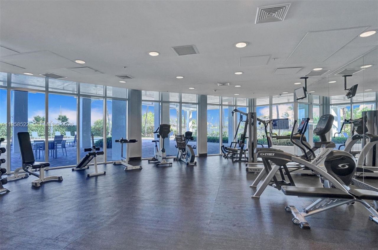 6515 Collins Ave , Unit 901, Miami Beach, FL 33141 Photo