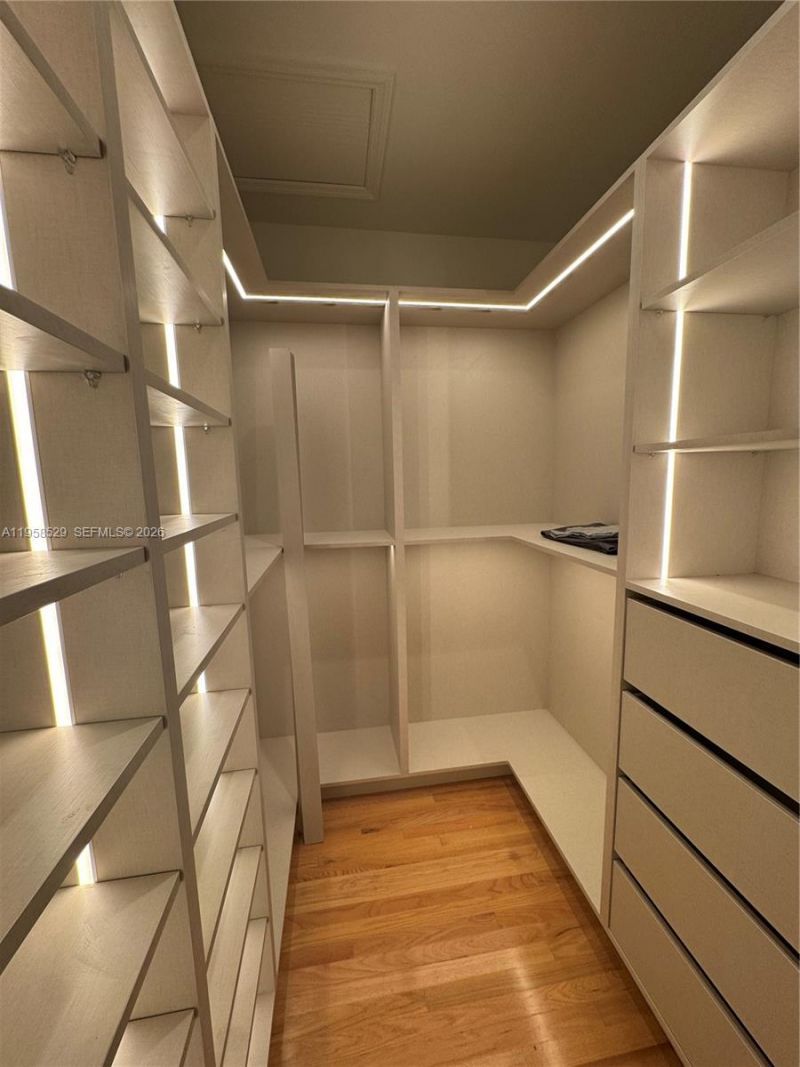 3185 Washington St, Miami, FL 33133 Photo