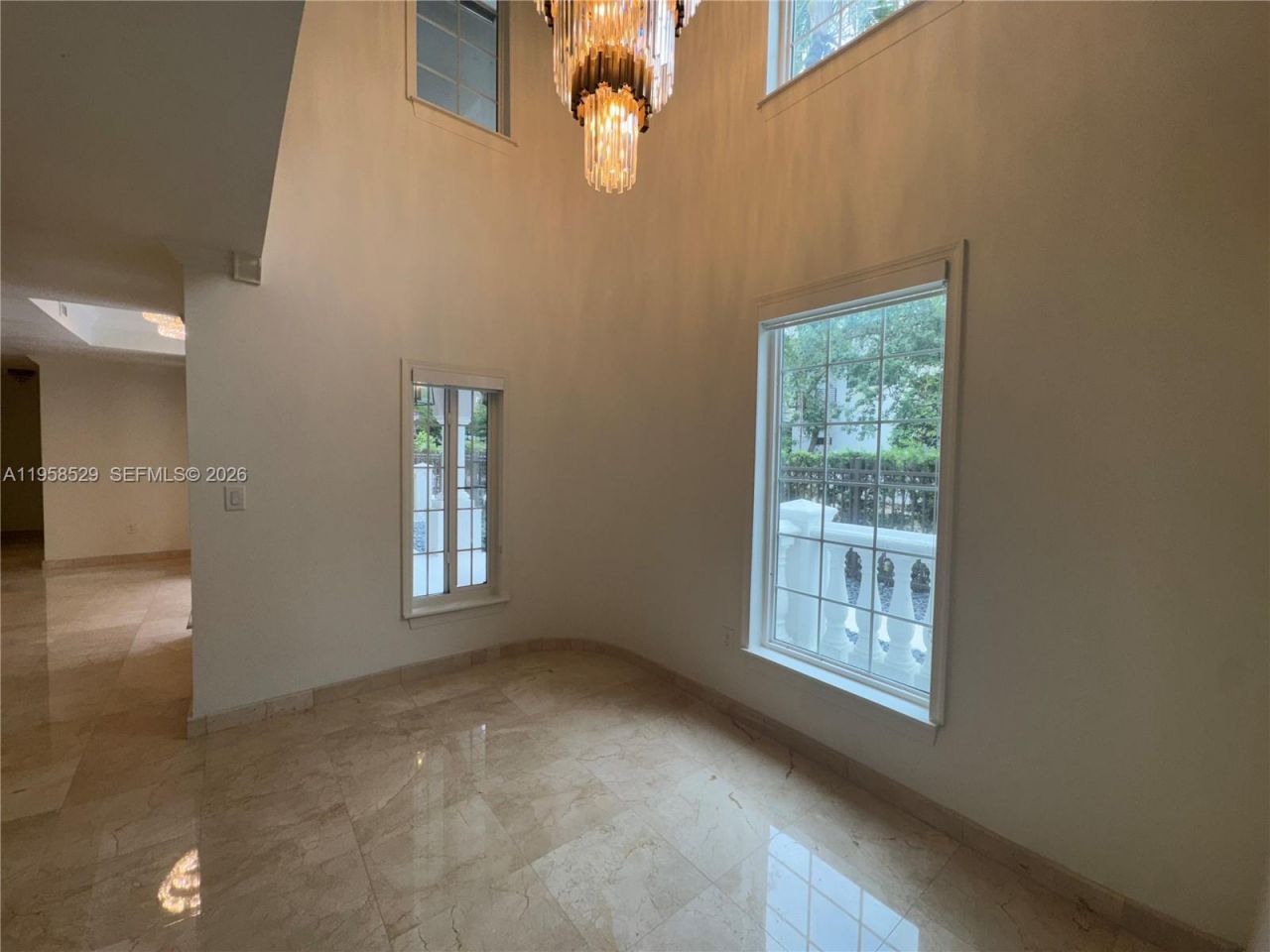 3185 Washington St, Miami, FL 33133 Photo