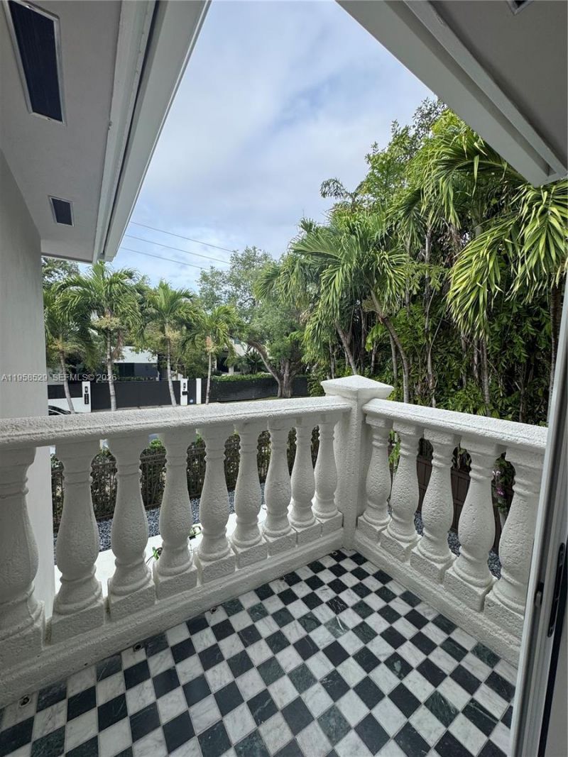 3185 Washington St, Miami, FL 33133 Photo