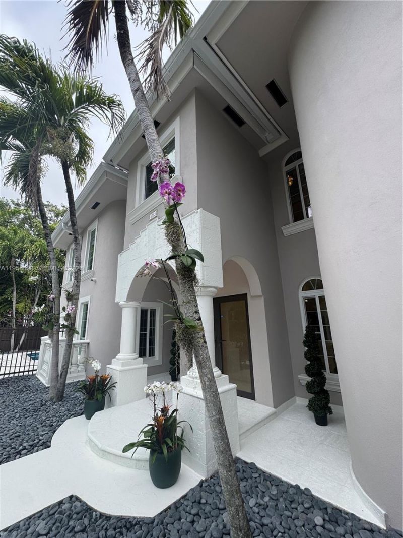 3185 Washington St, Miami, FL 33133 Photo