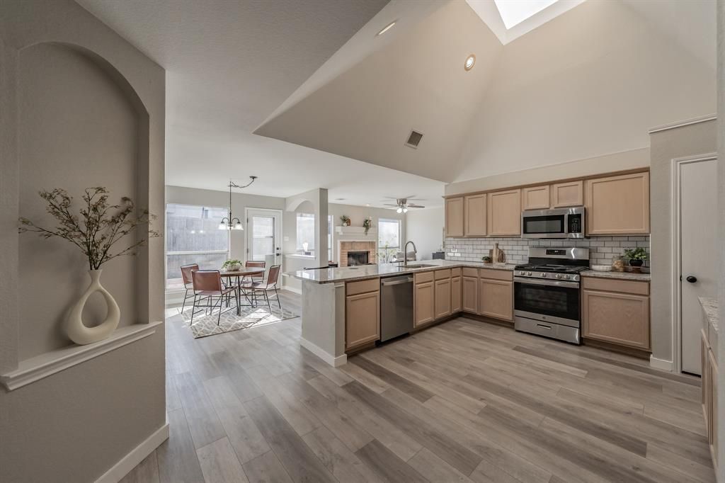 909 Western Pass, Fort Worth, TX 76179 Main Photo