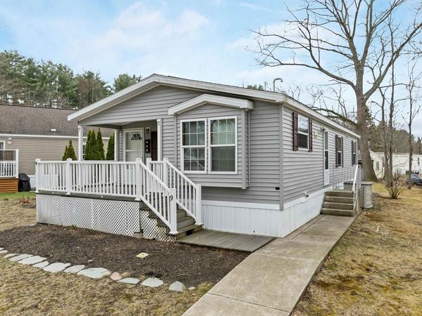 9 Slate Run, North Hampton, NH 03862