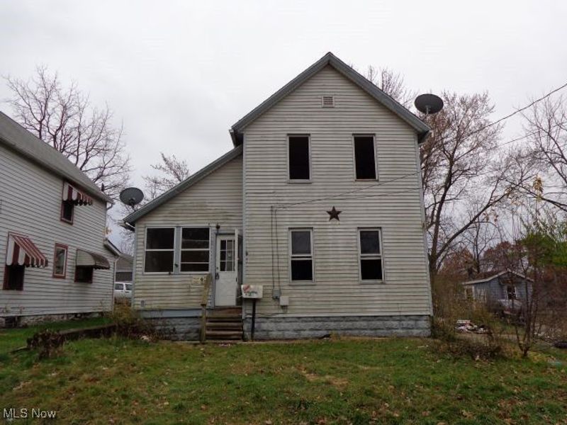 590 Flora Avenue, Akron, OH 44314 Photo 1