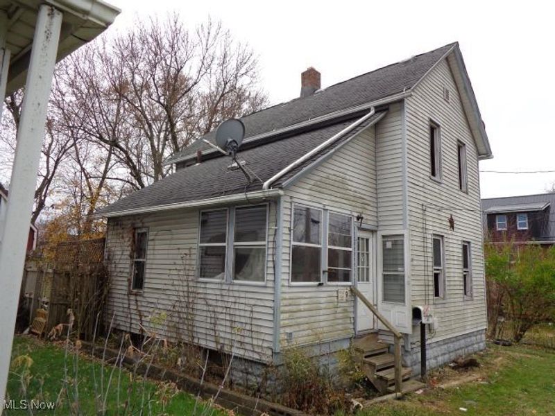 590 Flora Avenue, Akron, OH 44314 Photo 9