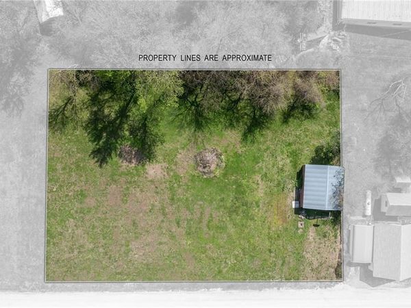 3rd Street, Faucett, MO 64448