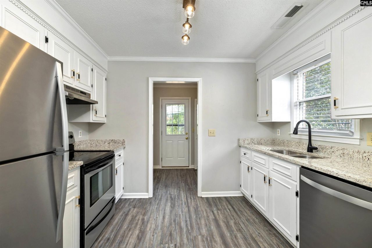 921 Grimble Court Photo 6