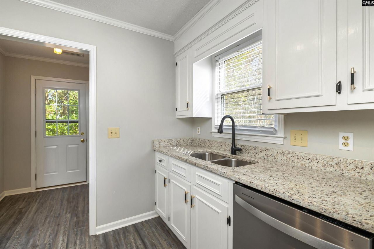 921 Grimble Court Photo 8