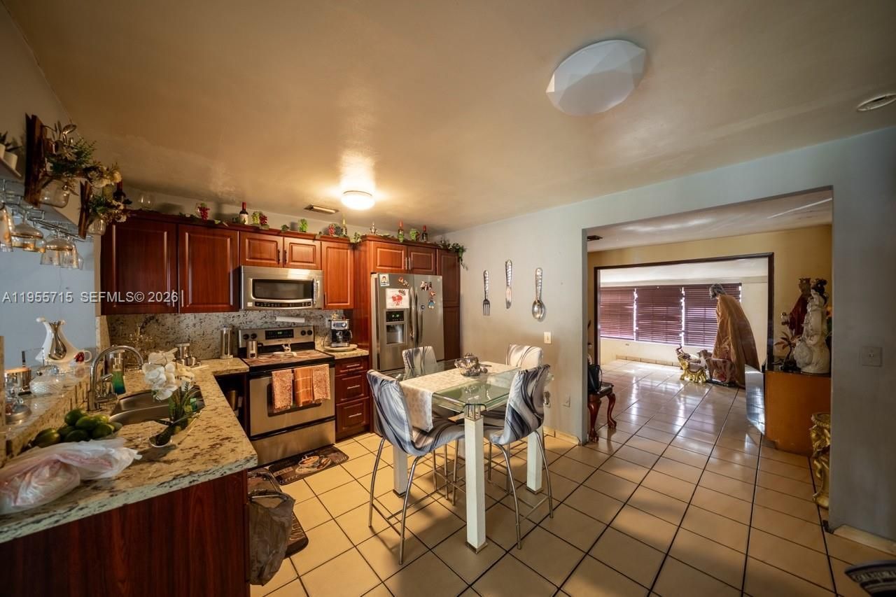 671 E 6th Pl, Hialeah, FL 33010 Photo