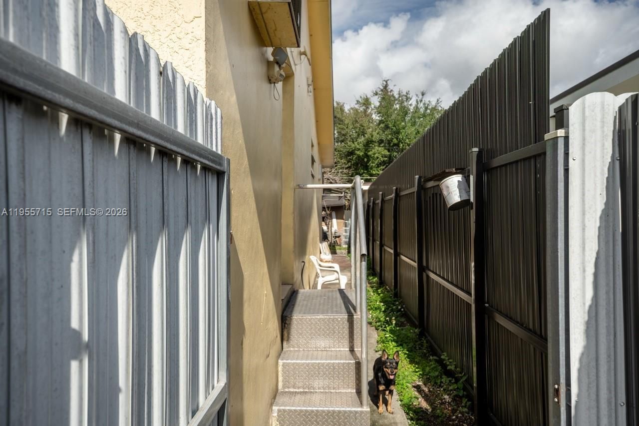 671 E 6th Pl, Hialeah, FL 33010 Photo