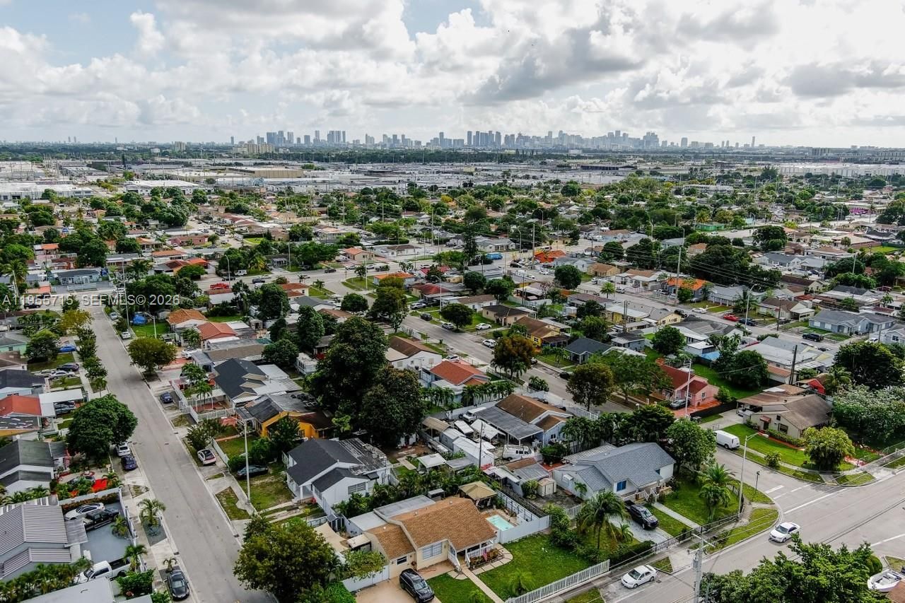 671 E 6th Pl, Hialeah, FL 33010 Photo