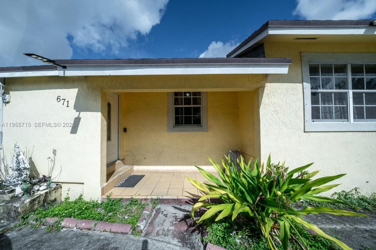 671 E 6th Pl, Hialeah, FL 33010 Photo