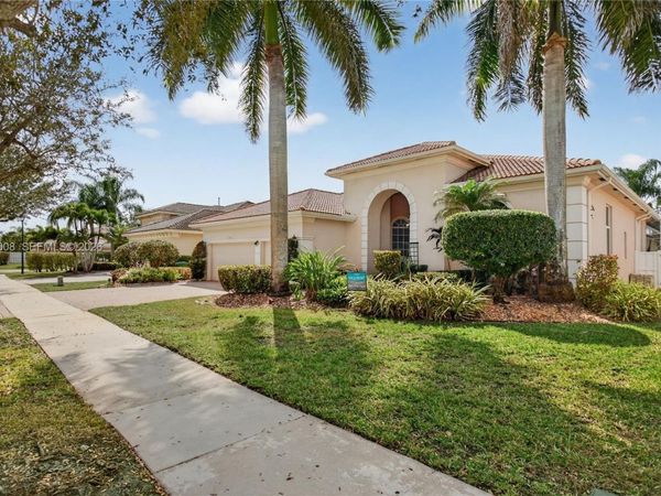 6353 SW 191st Ave, Pembroke Pines, FL 33332
