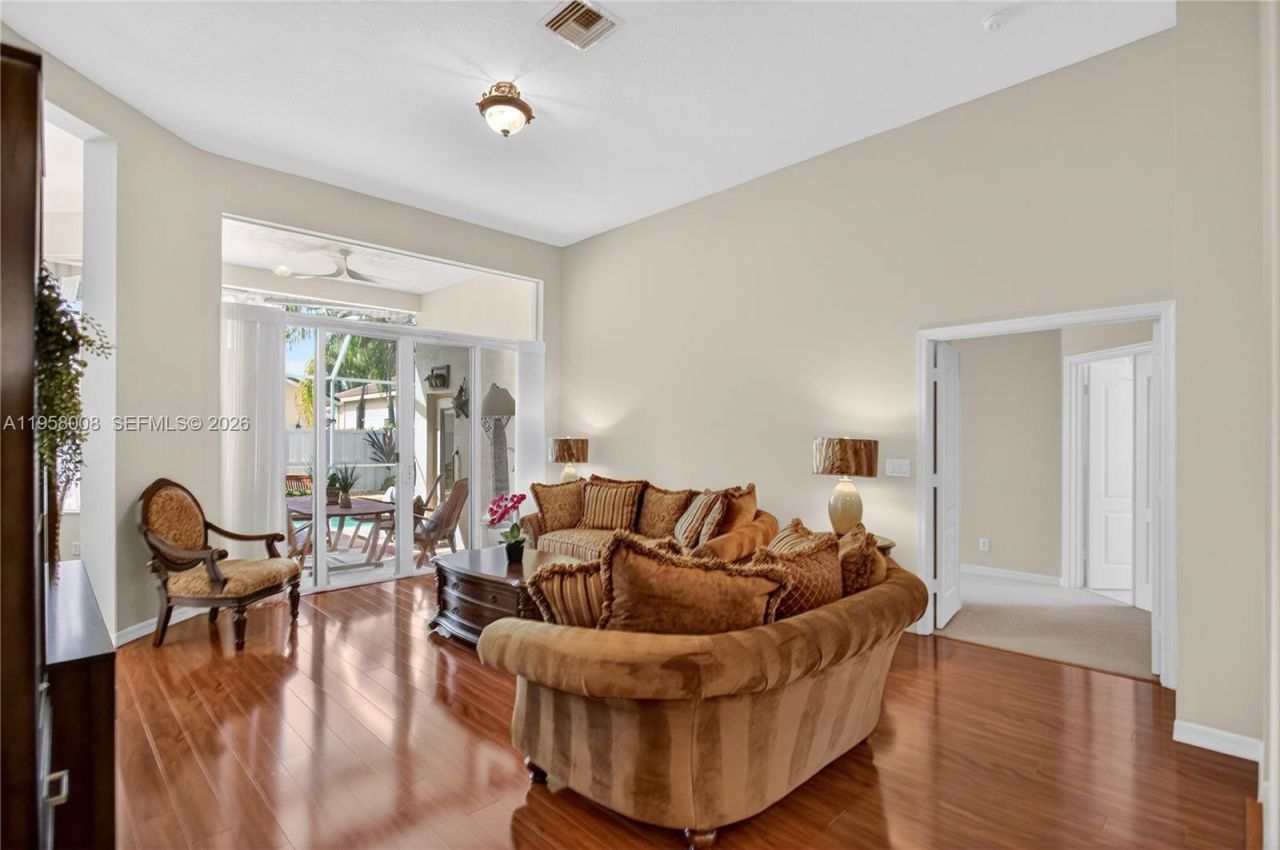 6353 SW 191st Ave, Pembroke Pines, FL 33332 Photo