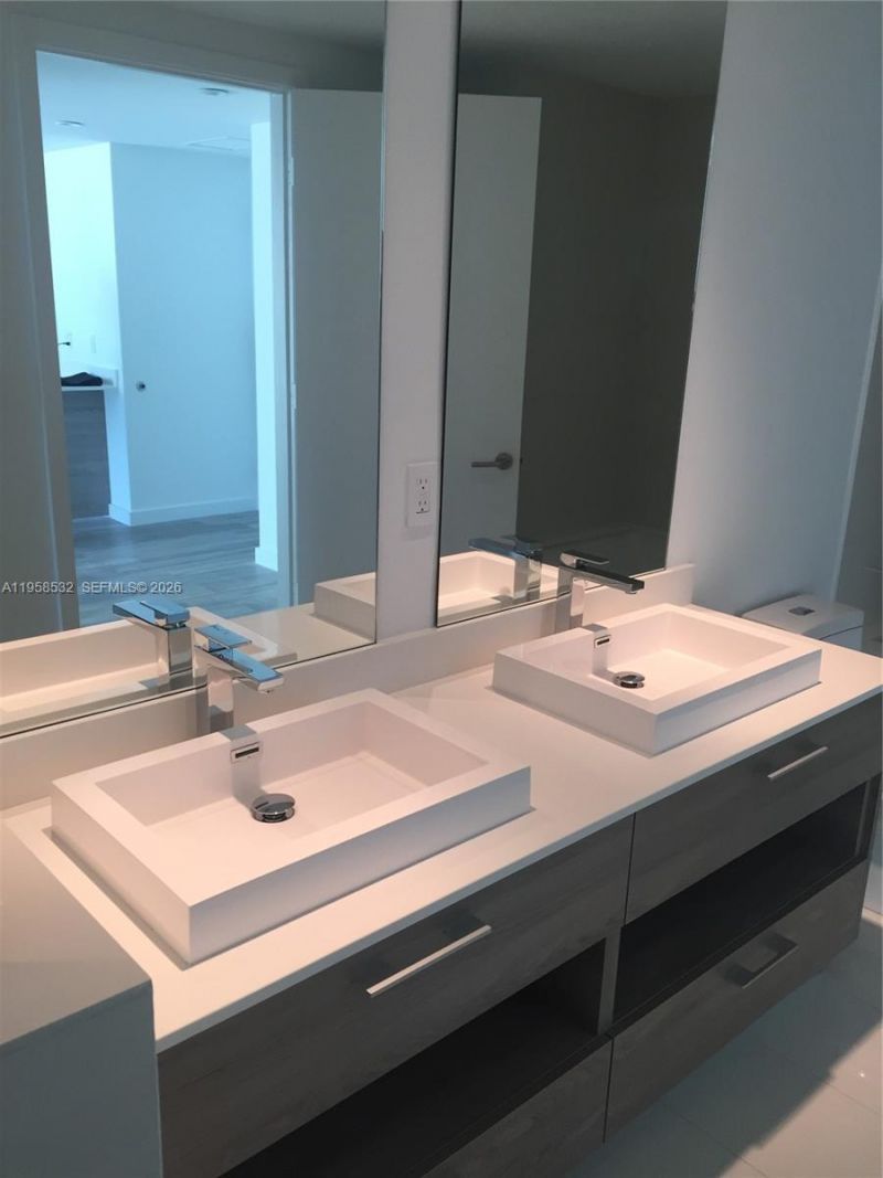 1300 S Miami Ave , Unit 2804, Miami, FL 33130 Photo