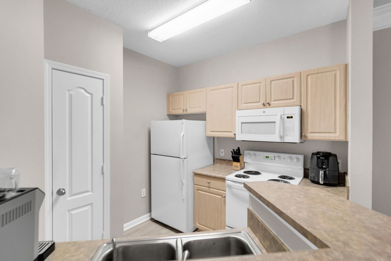 1300 Park West Boulevard Photo 11