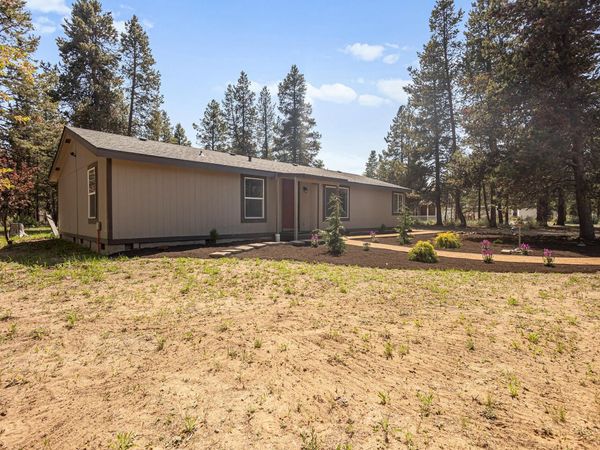 16093 Blackfeather Lane, La Pine, OR 97739