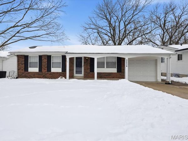 2534 Wesford Drive, Maryland Heights, MO 63043