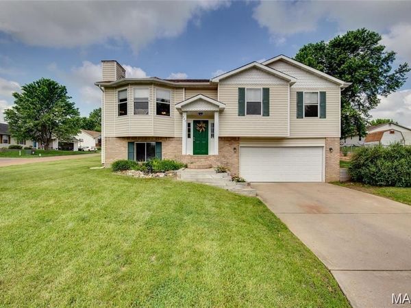 707 Hawthorne Drive, Pacific, MO 63069