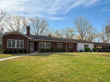 111 Oaklawn Terrace, Gretna, VA 24557