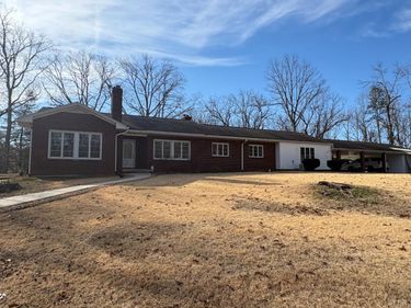 111 Oaklawn Terrace, Gretna, VA 24557