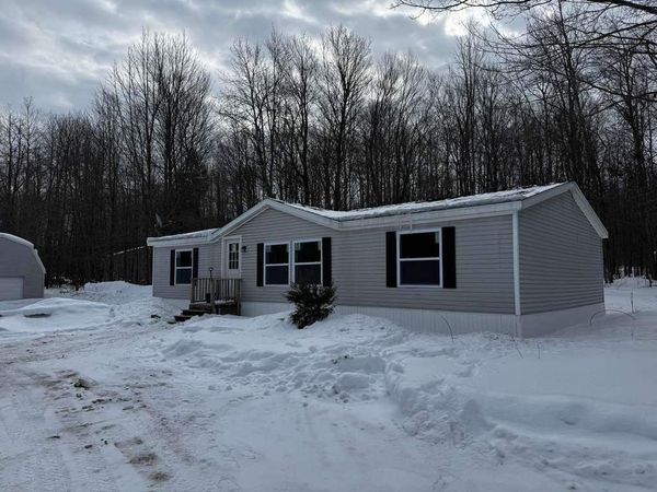 9540 Pickerel Lake Road, Petoskey, MI 49770