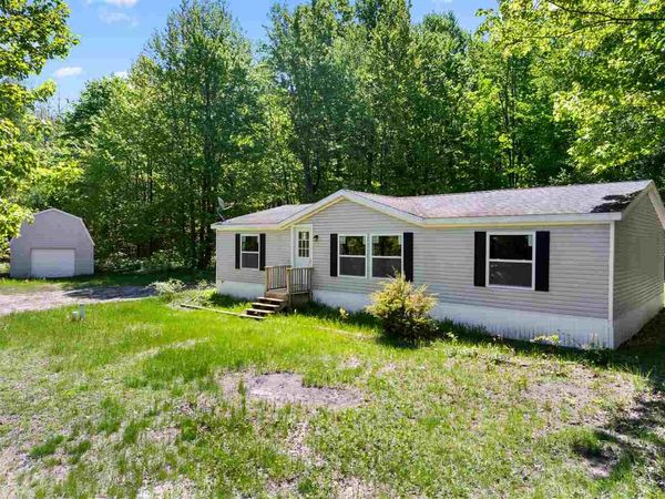 9540 Pickerel Lake Road, Petoskey, MI 49770