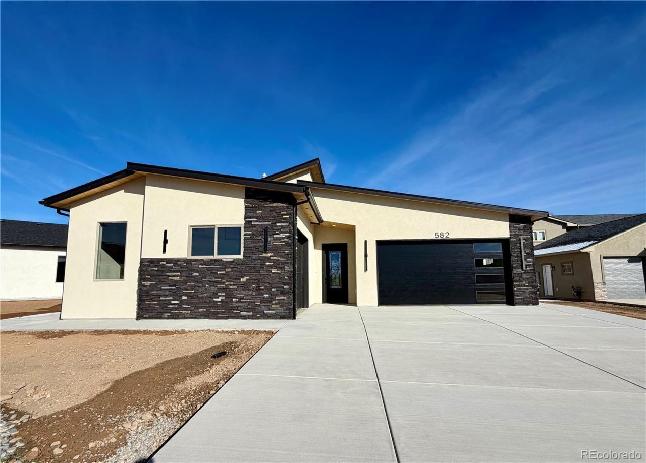 582 Fledgefield Drive, Grand Junction, CO 81504 Main Photo