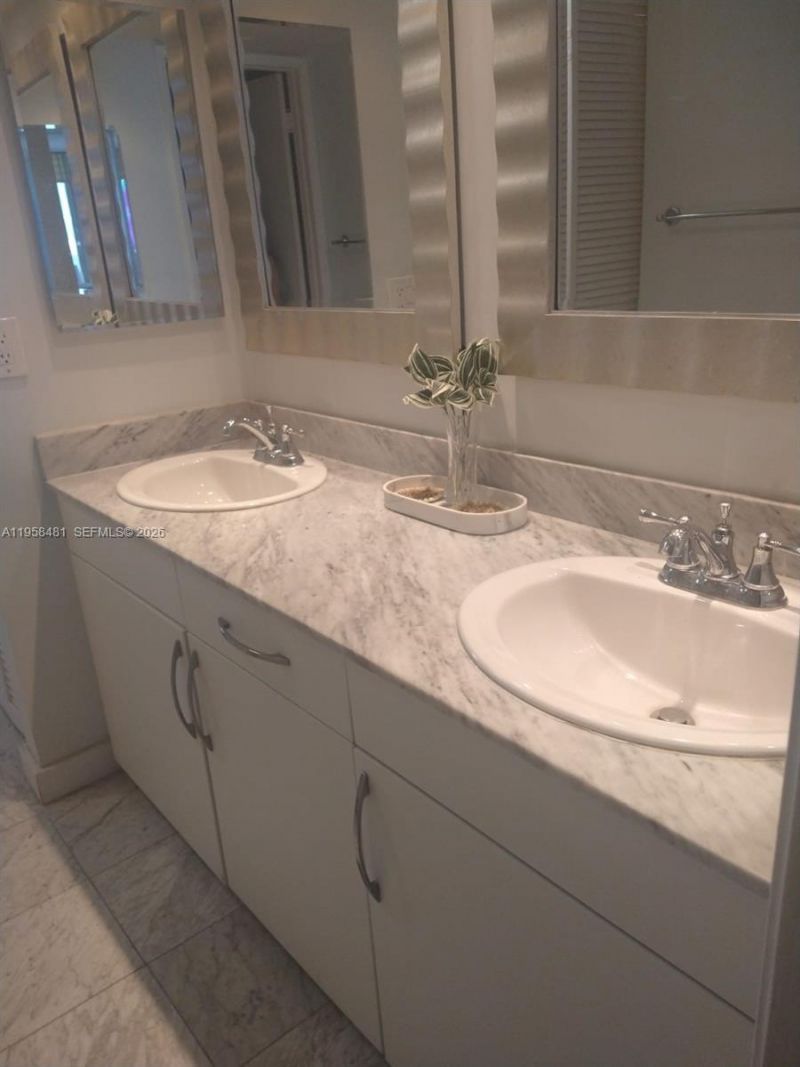 9341 Collins Ave, Unit 806, Surfside, FL 33154 Photo