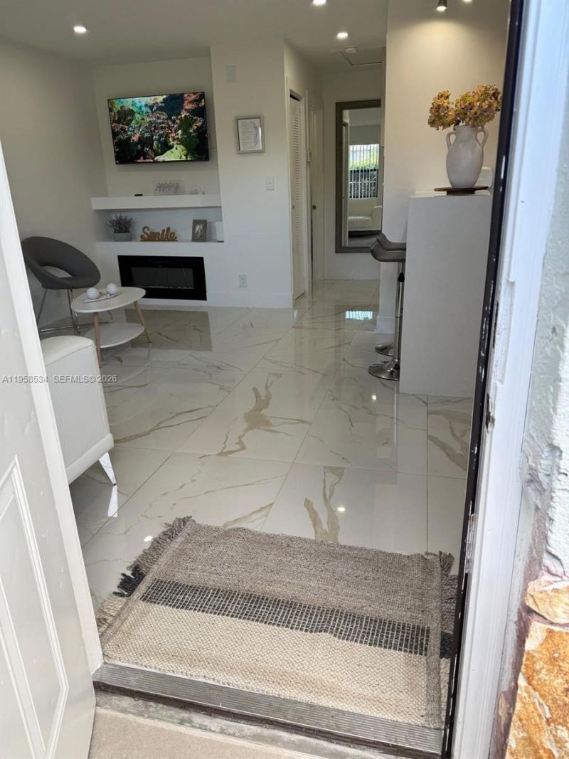 208 NW 7th St, Unit 1-2, Hallandale Beach, FL 33009 Photo