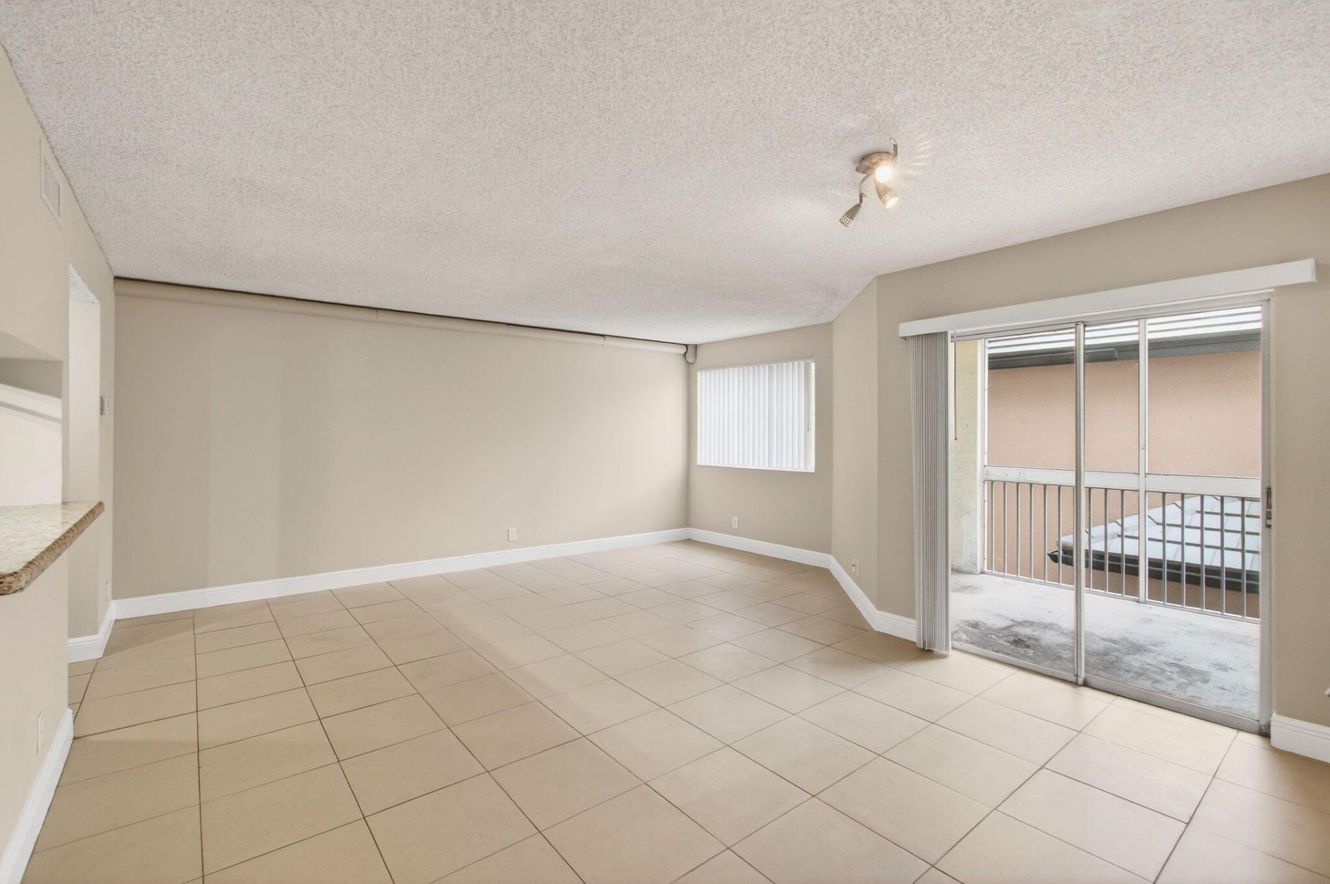 9901 Westview Drive, Unit 324, Coral Springs, FL 33076 Photo