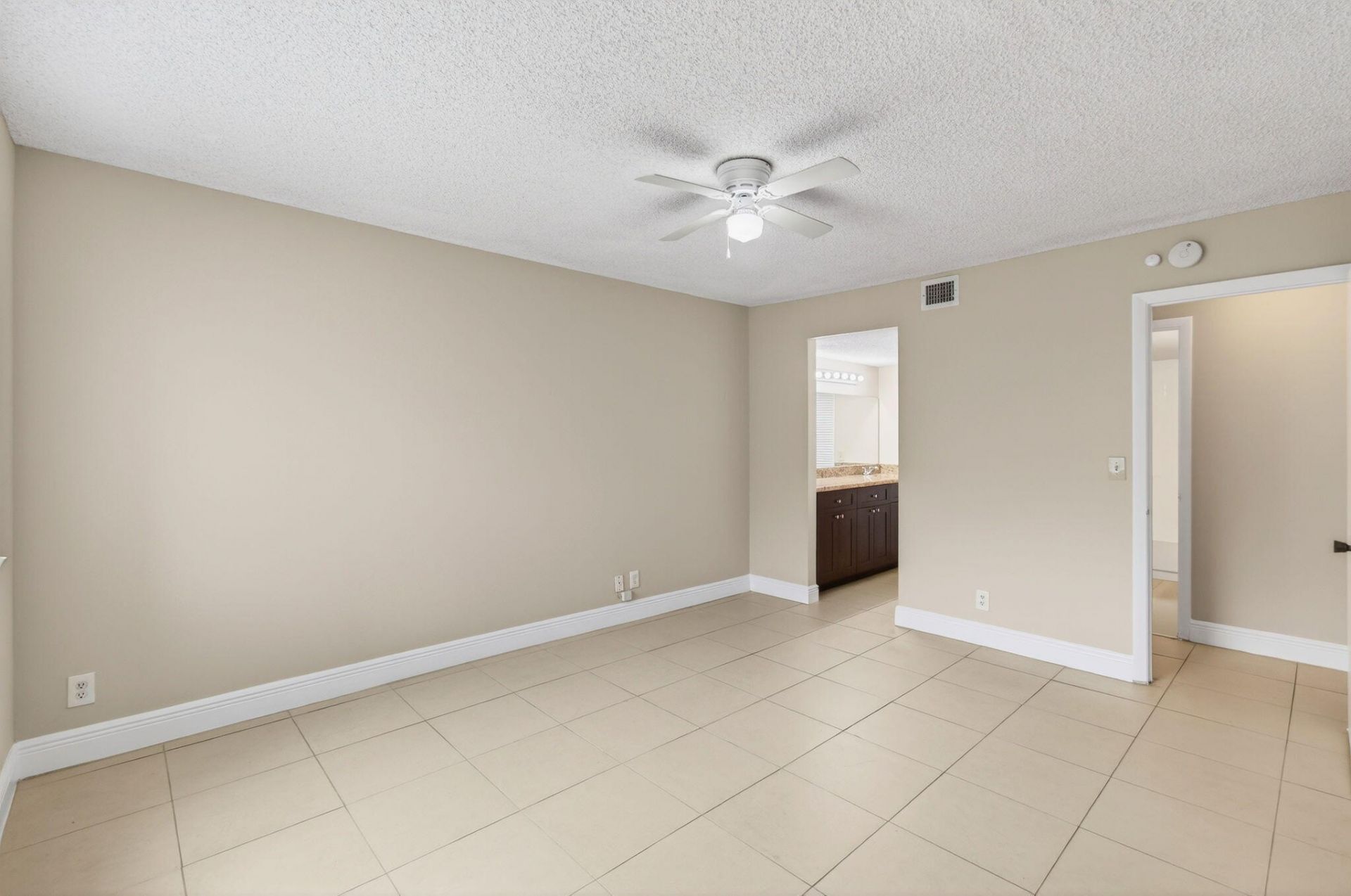 9901 Westview Drive, Unit 324, Coral Springs, FL 33076 Photo