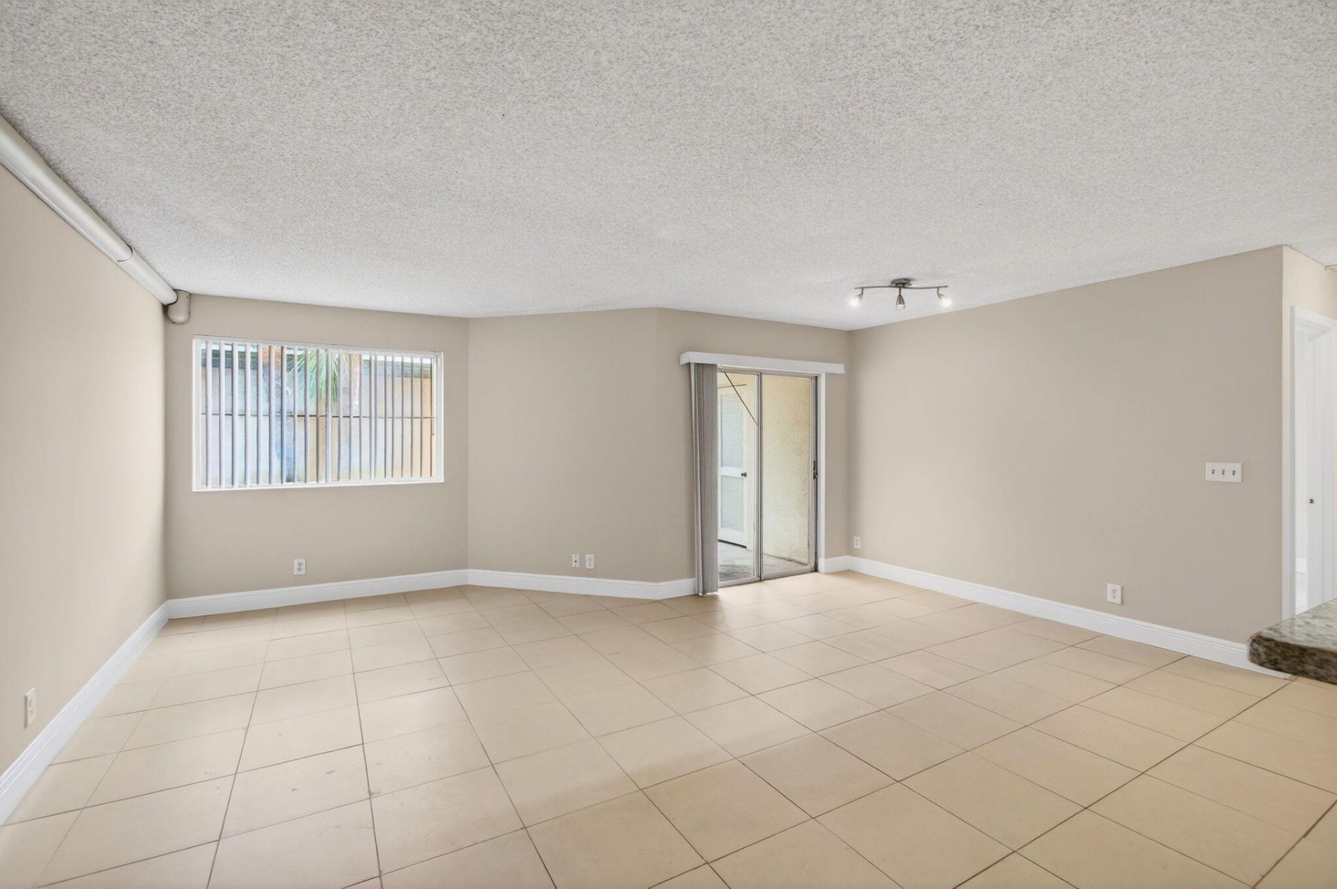 9901 Westview Drive, Unit 324, Coral Springs, FL 33076 Photo