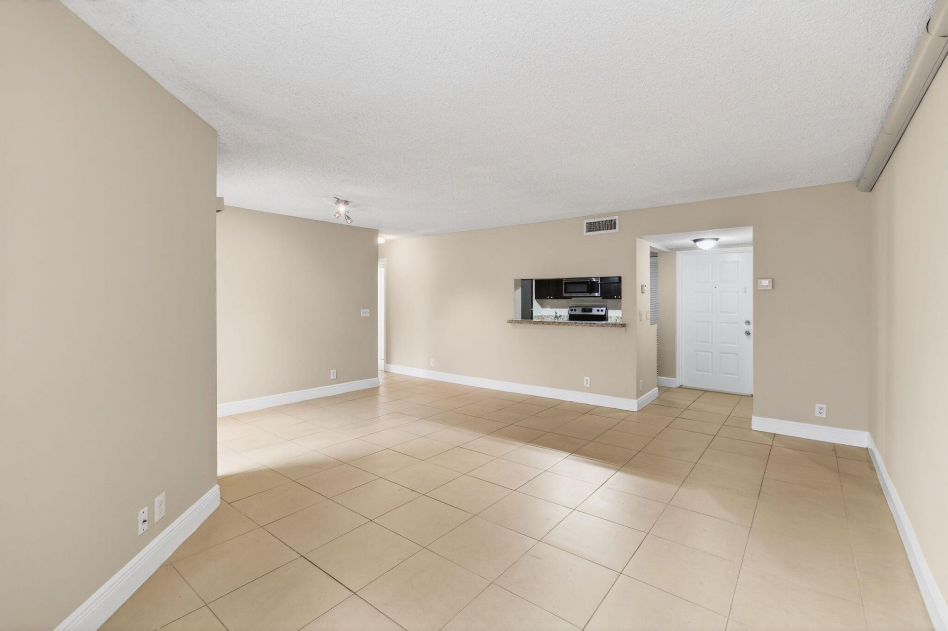 9901 Westview Drive, Unit 324, Coral Springs, FL 33076 Photo