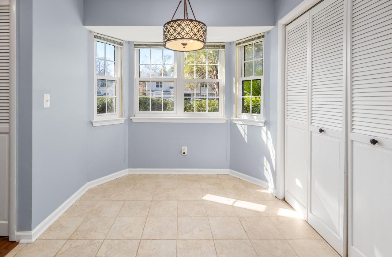 2079 Emerald Terrace Photo 16